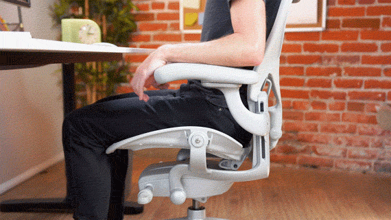 نمای تنظیم میزان بازی پشتی صندلی در صندلی ارگونومیک